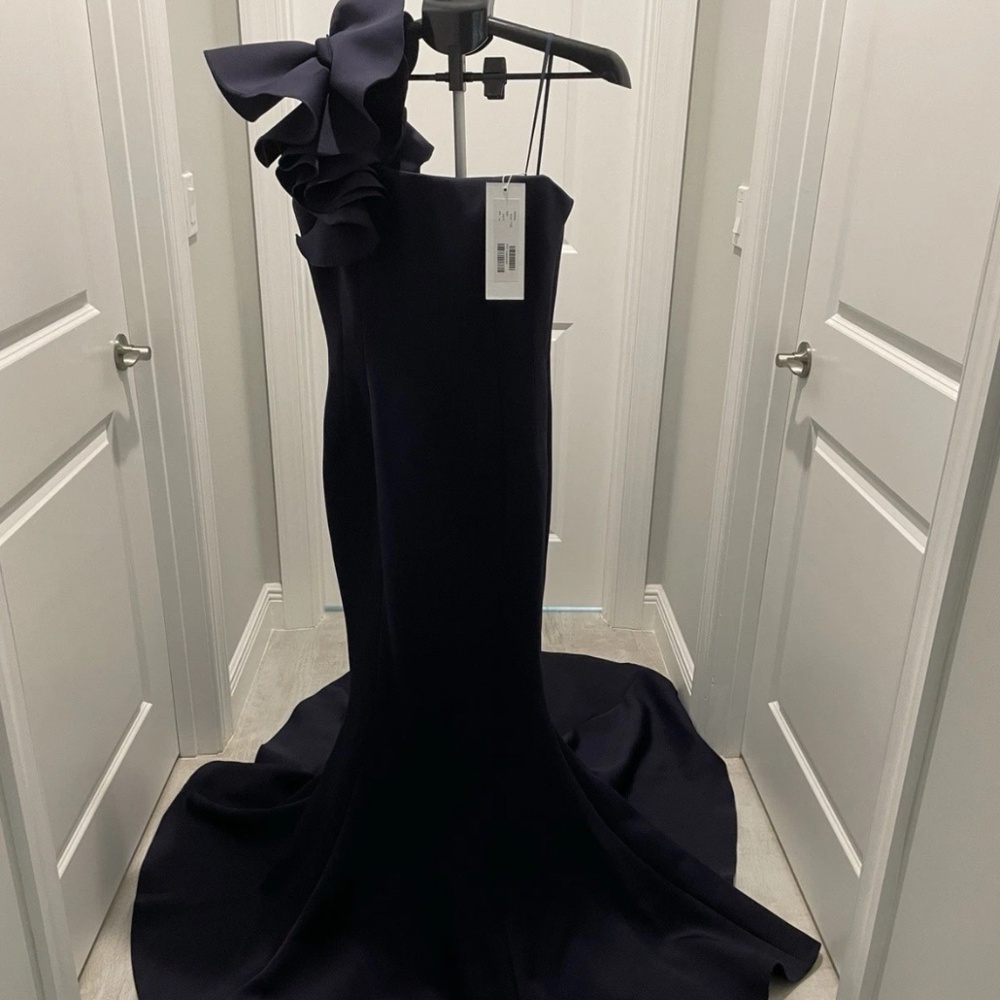 Jovani’s bow dress